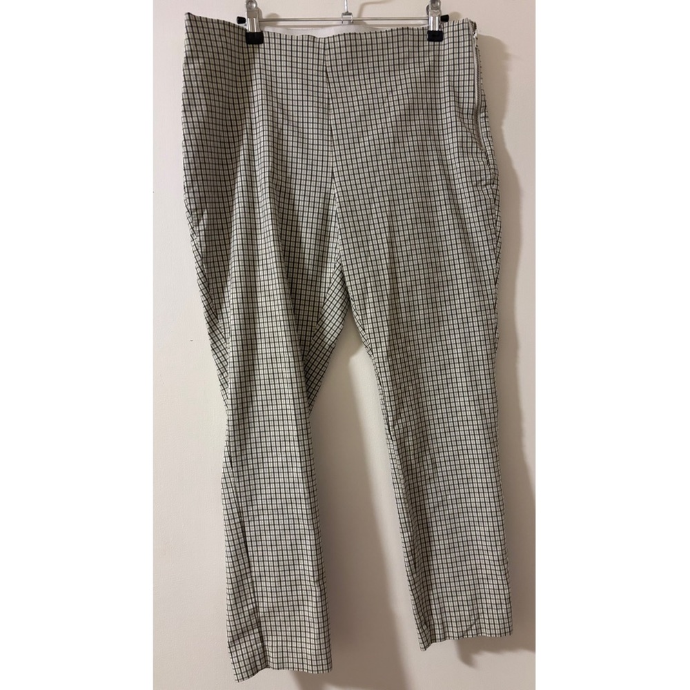A New Day Plaid Capri Pants